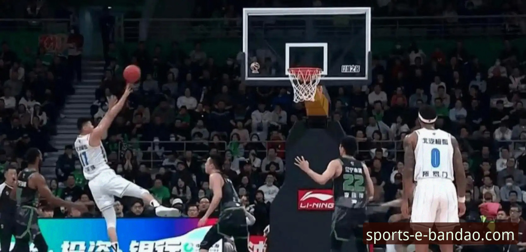 揭秘CBA爆冷夜：皮特森38分神迹背后，半岛体育平台如何还原赛场心跳瞬间